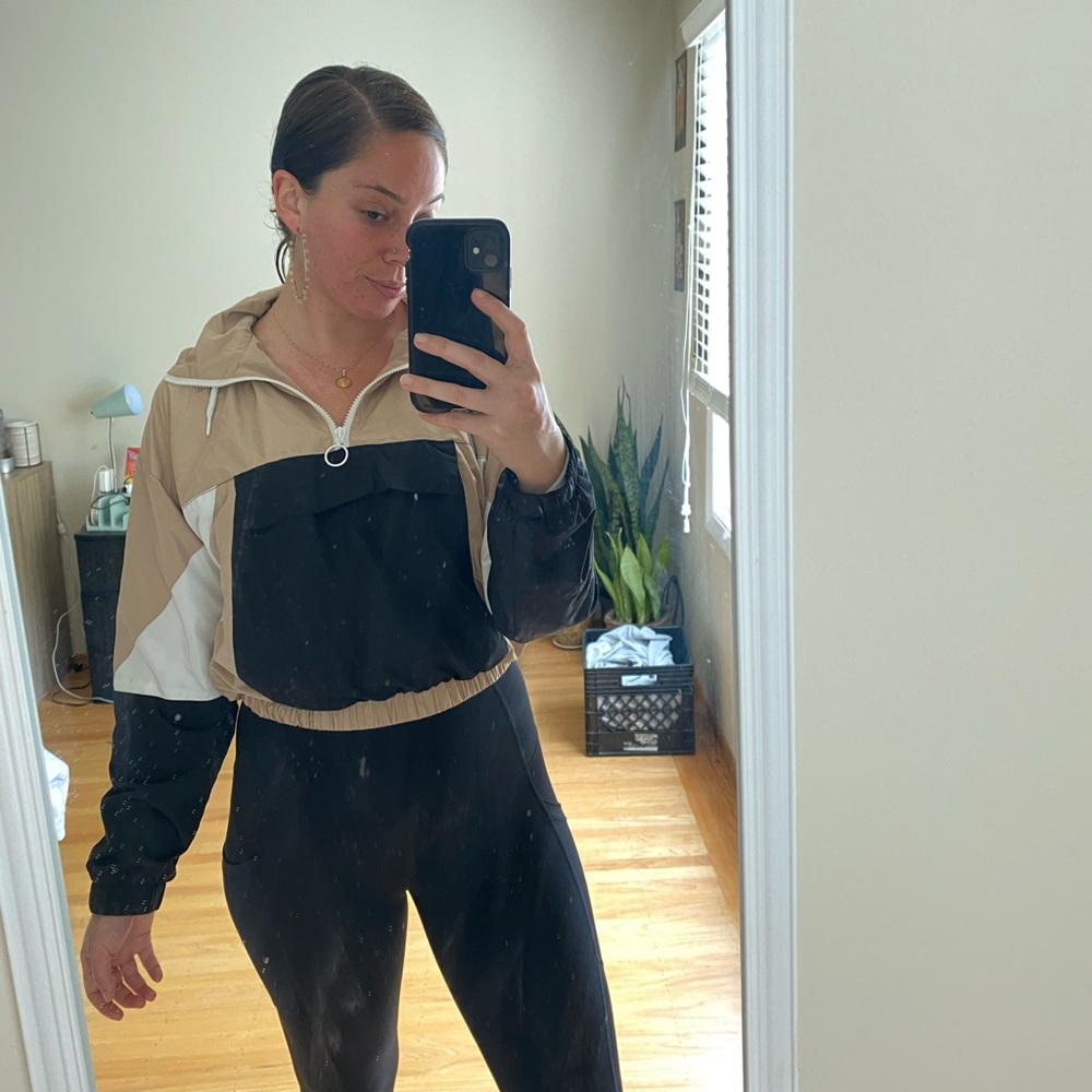 Beige / Black / white windbreaker crop hoodie